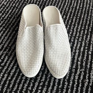 Jslides 91/2 white amazing condition.